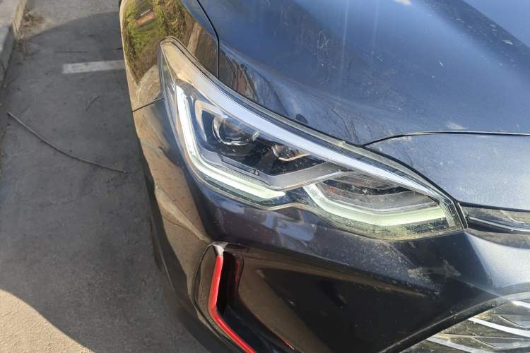 Used Chevrolet Orlando 2020 Light Hybrid Redline 530T Automatic Enjoyment Edition (5+2 Models) Right Front Headlight
