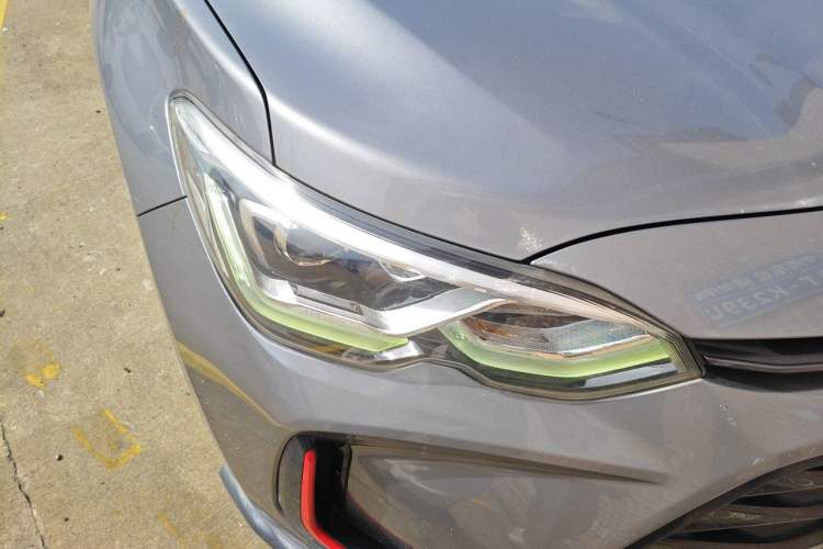Used Chevrolet Orlando 2020 Light Hybrid Redline 530T Automatic Enjoyment Edition (5+2 Models) Right Front Headlight