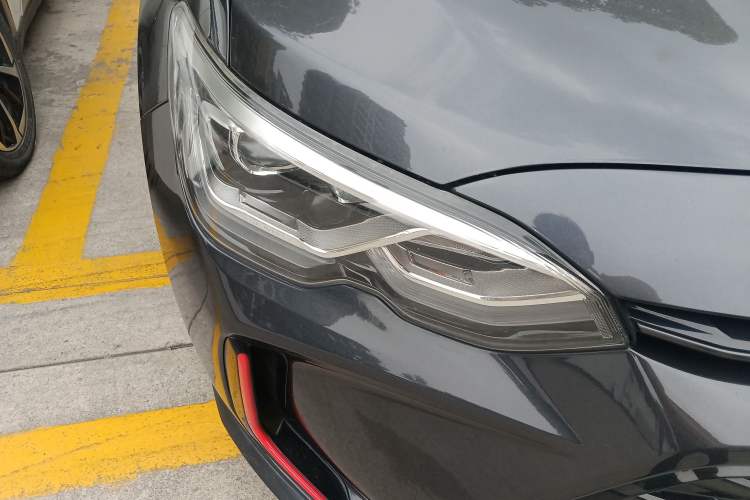Used Chevrolet Orlando 2020 Light Hybrid Redline 530T Automatic Enjoyment Edition (5+2 Models) Right Front Headlight