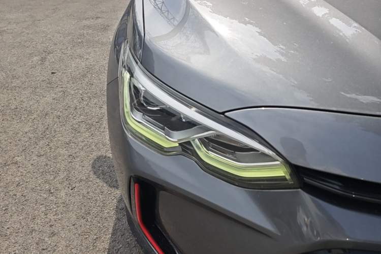Used Chevrolet Orlando 2020 Light Hybrid Redline 530T Automatic Enjoyment Edition (5+2 Models) Right Front Headlight
