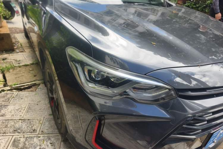 Used Chevrolet Orlando 2020 Light Hybrid Redline 530T Automatic Enjoyment Edition (5+2 Models) Right Front Headlight