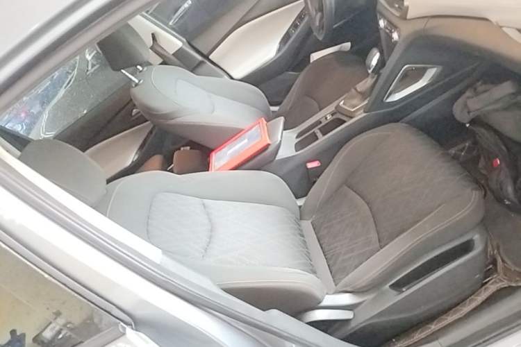 Used Chevrolet Orlando 2020 Mild Hybrid 530T Automatic Enjoyment Edition (5+2 Models) Right Front Seat