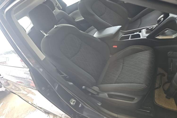 Used Chevrolet Orlando 2020 Mild Hybrid 530T Automatic Enjoyment Edition (5+2 Models) Right Front Seat