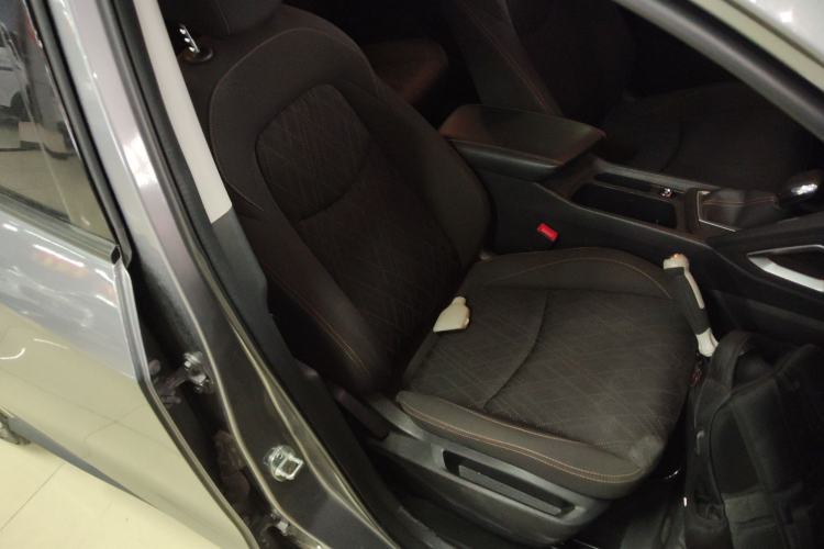 Used Chevrolet Orlando 2020 Mild Hybrid 530T Automatic Enjoyment Edition (5+2 Models) Right Front Seat