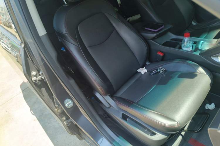Used Chevrolet Orlando 2020 Light Hybrid Redline 530T Automatic Enjoyment Edition (5+2 Models) Right Front Seat