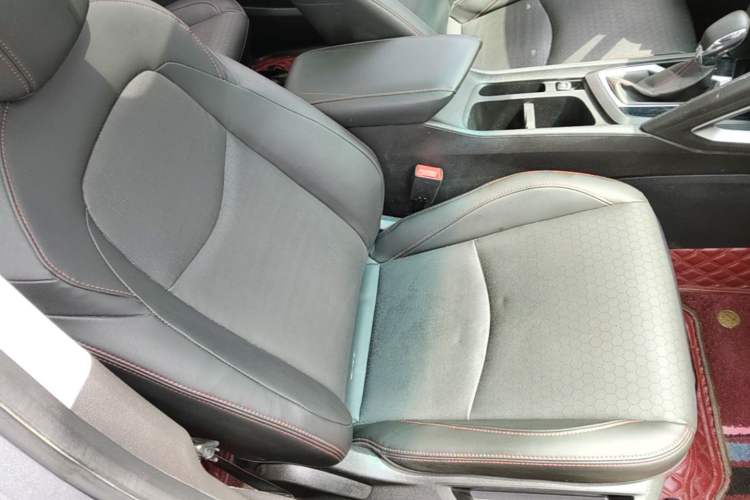 Used Chevrolet Orlando 2020 Light Hybrid Redline 530T Automatic Enjoyment Edition (5+2 Models) Right Front Seat