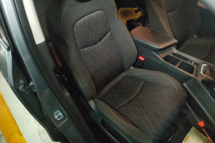 Used Chevrolet Orlando 2020 Mild Hybrid 530T Automatic Enjoyment Edition (5+2 Models) Right Front Seat