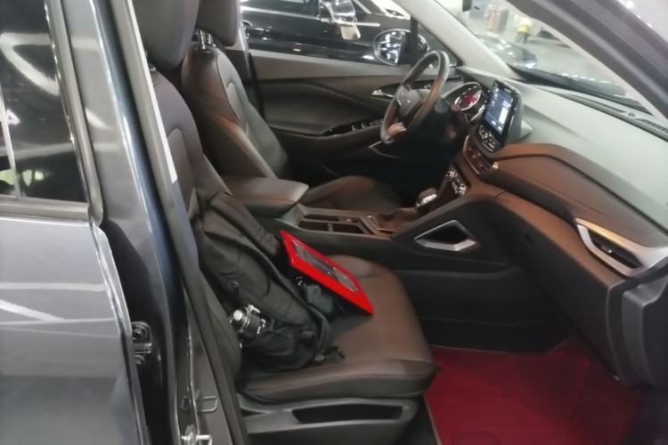 Used Chevrolet Orlando 2020 Light Hybrid Redline 530T Automatic Enjoyment Edition (5+2 Models) Right Front Seat