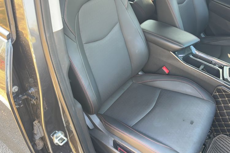 Used Chevrolet Orlando 2020 Light Hybrid Redline 530T Automatic Enjoyment Edition (5+2 Models) Right Front Seat