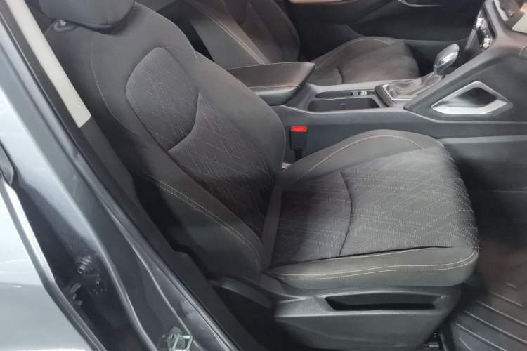 Used Chevrolet Orlando 2020 Mild Hybrid 530T Automatic Enjoyment Edition (5+2 Models) Right Front Seat