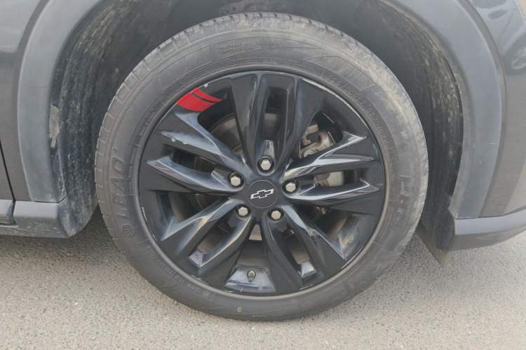 Used Chevrolet Orlando 2020 Light Hybrid Redline 530T Automatic Enjoyment Edition (5+2 Models) Right Front Wheel Hub