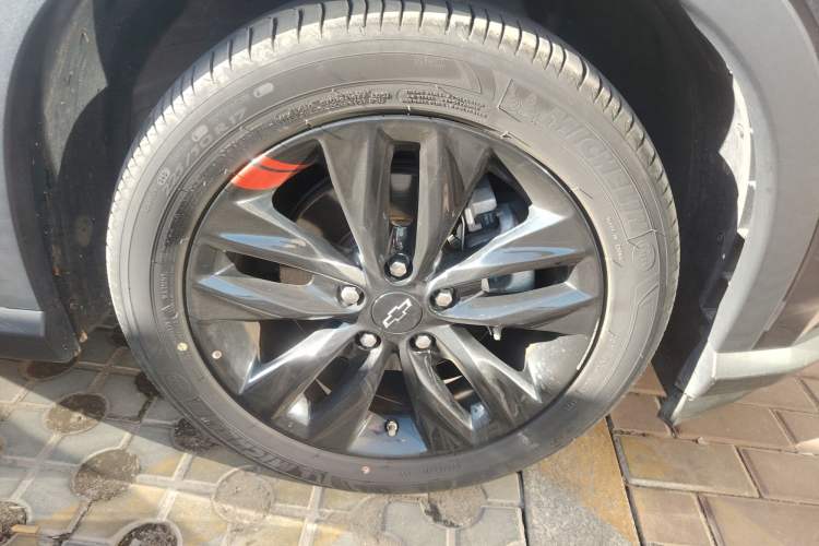Used Chevrolet Orlando 2020 Light Hybrid Redline 530T Automatic Enjoyment Edition (5+2 Models) Right Front Wheel Hub