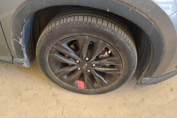 Used Chevrolet Orlando 2020 Light Hybrid Redline 530T Automatic Enjoyment Edition (5+2 Models) Right Front Wheel Hub