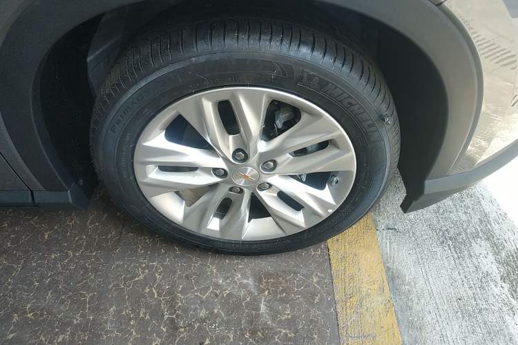 Used Chevrolet Orlando 2020 Mild Hybrid 530T Automatic Enjoyment Edition (5+2 Models) Right Front Wheel Hub