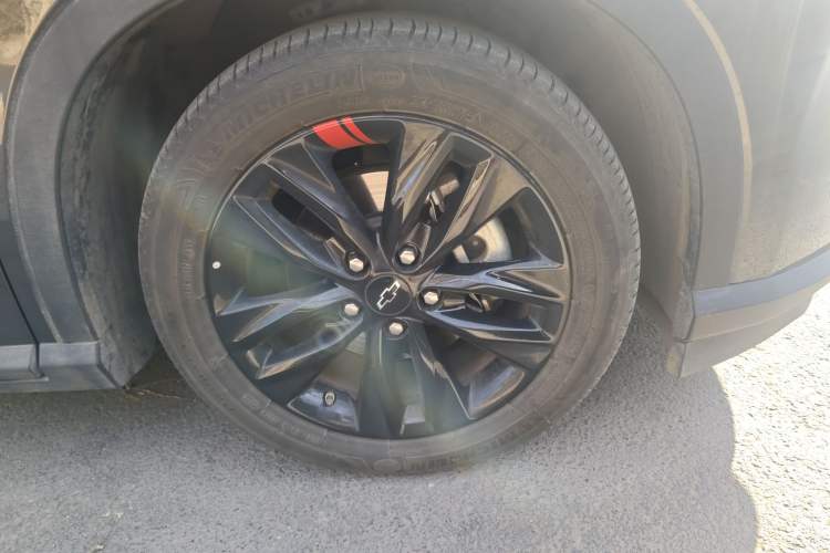 Used Chevrolet Orlando 2020 Light Hybrid Redline 530T Automatic Enjoyment Edition (5+2 Models) Right Front Wheel Hub