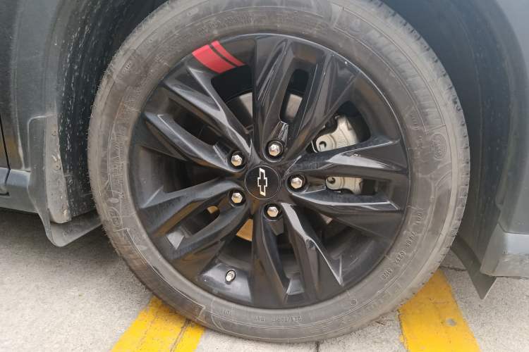 Used Chevrolet Orlando 2020 Light Hybrid Redline 530T Automatic Enjoyment Edition (5+2 Models) Right Front Wheel Hub