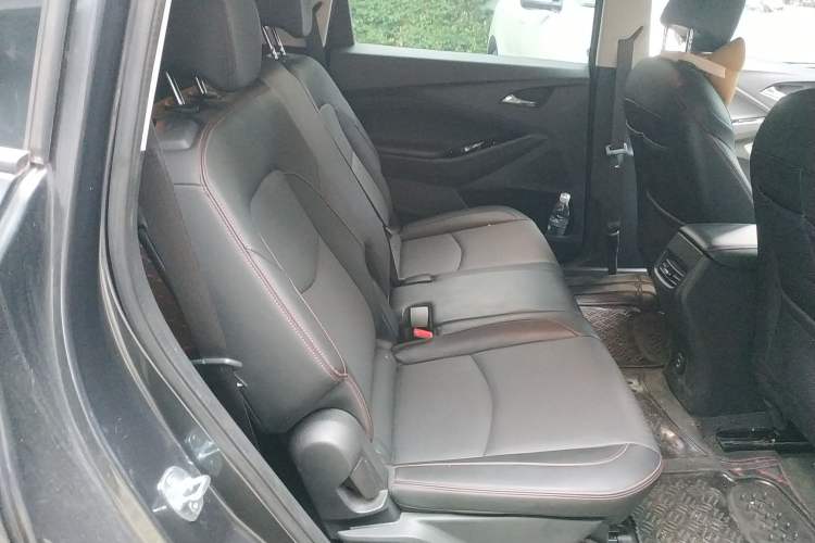 Used Chevrolet Orlando 2020 Light Hybrid Redline 530T Automatic Enjoyment Edition (5+2 Models) Right Rear Seat