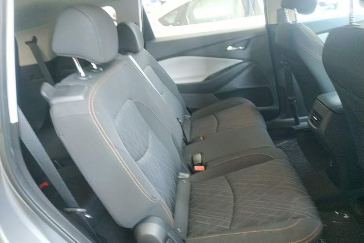 Used Chevrolet Orlando 2020 Mild Hybrid 530T Automatic Enjoyment Edition (5+2 Models) Right Rear Seat