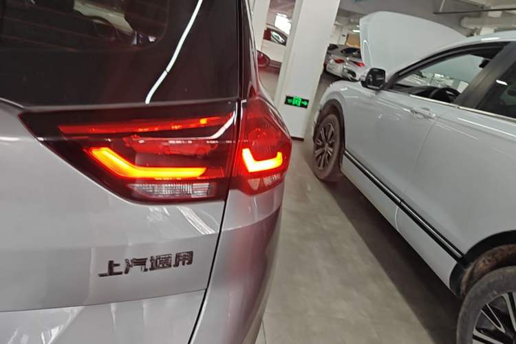 Used Chevrolet Orlando 2020 Light Hybrid Redline 530T Automatic Enjoyment Edition (5+2 Models) Right Rear Taillight