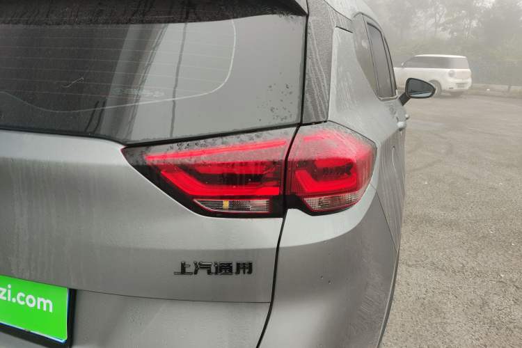 Used Chevrolet Orlando 2020 Light Hybrid Redline 530T Automatic Enjoyment Edition (5+2 Models) Right Rear Taillight