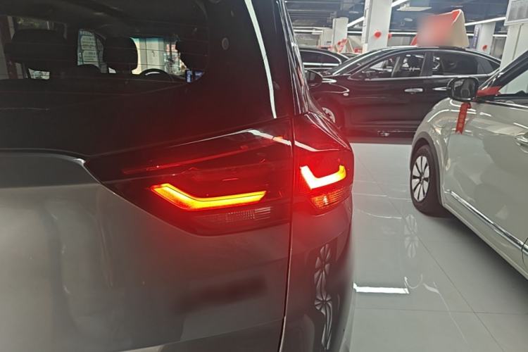Used Chevrolet Orlando 2020 Light Hybrid Redline 530T Automatic Enjoyment Edition (5+2 Models) Right Rear Taillight