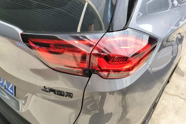 Used Chevrolet Orlando 2020 Light Hybrid Redline 530T Automatic Enjoyment Edition (5+2 Models) Right Rear Taillight