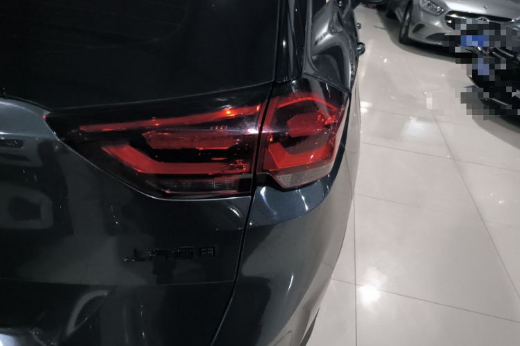Used Chevrolet Orlando 2020 Light Hybrid Redline 530T Automatic Enjoyment Edition (5+2 Models) Right Rear Taillight