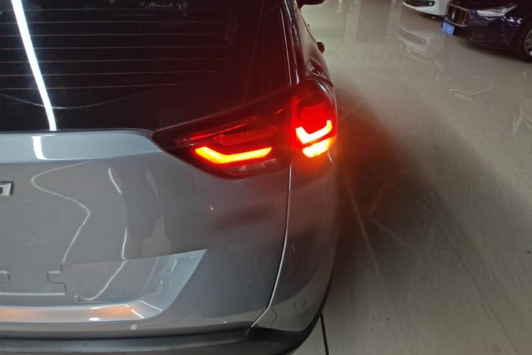 Used Chevrolet Orlando 2020 Light Hybrid Redline 530T Automatic Enjoyment Edition (5+2 Models) Right Rear Taillight