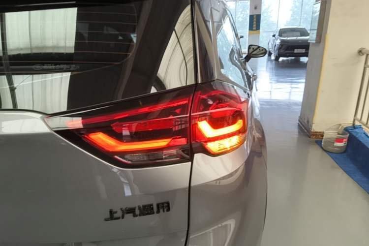 Used Chevrolet Orlando 2020 Light Hybrid Redline 530T Automatic Enjoyment Edition (5+2 Models) Right Rear Taillight