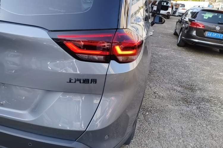 Used Chevrolet Orlando 2020 Light Hybrid Redline 530T Automatic Enjoyment Edition (5+2 Models) Right Rear Taillight