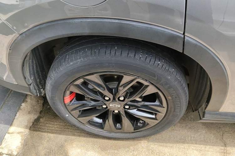 Used Chevrolet Orlando 2020 Light Hybrid Redline 530T Automatic Enjoyment Edition (5+2 Models) Right Rear Wheel Hub