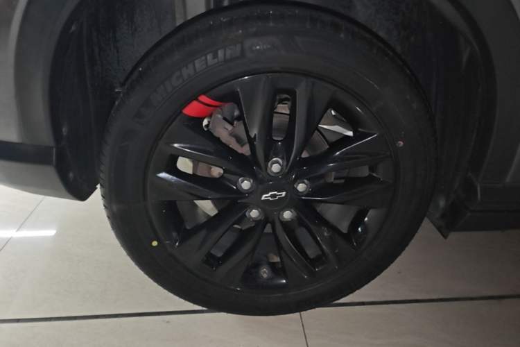 Used Chevrolet Orlando 2020 Light Hybrid Redline 530T Automatic Enjoyment Edition (5+2 Models) Right Rear Wheel Hub