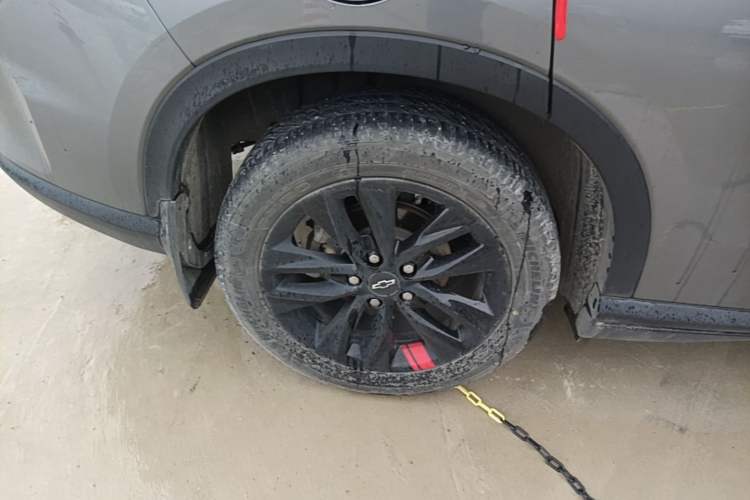 Used Chevrolet Orlando 2020 Light Hybrid Redline 530T Automatic Enjoyment Edition (5+2 Models) Right Rear Wheel Hub