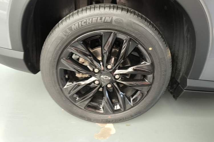 Used Chevrolet Orlando 2020 Light Hybrid Redline 530T Automatic Enjoyment Edition (5+2 Models) Right Rear Wheel Hub