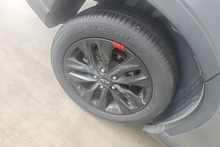 Used Chevrolet Orlando 2020 Light Hybrid Redline 530T Automatic Enjoyment Edition (5+2 Models) Right Rear Wheel Hub