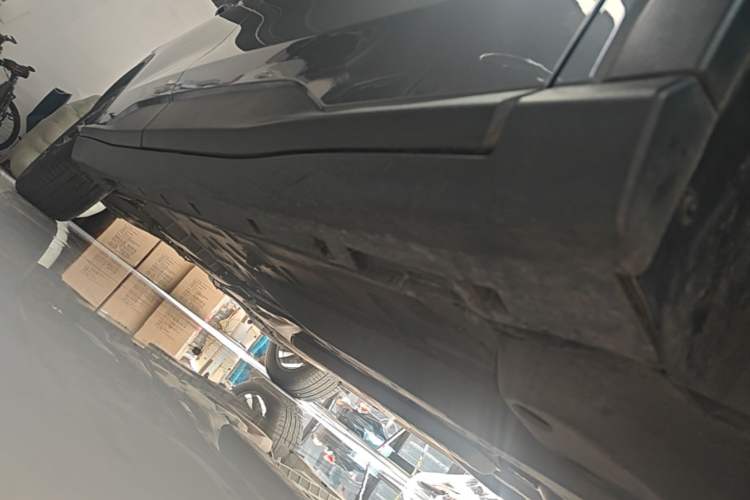 Used Chevrolet Orlando 2020 Light Hybrid Redline 530T Automatic Enjoyment Edition (5+2 Models) Right Side Sill