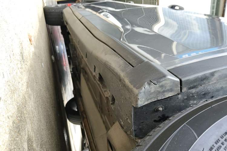 Used Chevrolet Orlando 2020 Light Hybrid Redline 530T Automatic Enjoyment Edition (5+2 Models) Right Side Sill
