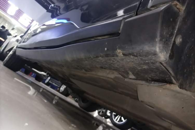 Used Chevrolet Orlando 2020 Light Hybrid Redline 530T Automatic Enjoyment Edition (5+2 Models) Right Side Sill