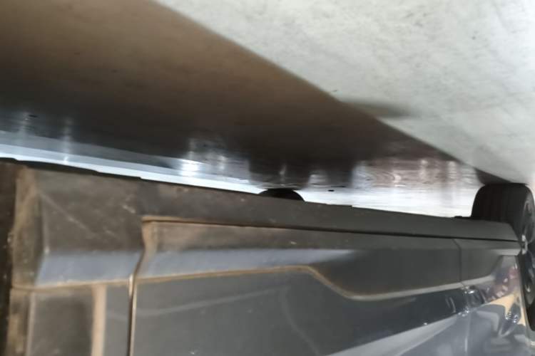 Used Chevrolet Orlando 2020 Light Hybrid Redline 530T Automatic Enjoyment Edition (5+2 Models) Right Side Sill