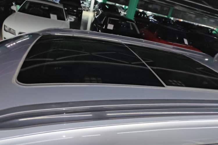 Used Chevrolet Orlando 2020 Light Hybrid Redline 530T Automatic Enjoyment Edition (5+2 Models) Roof