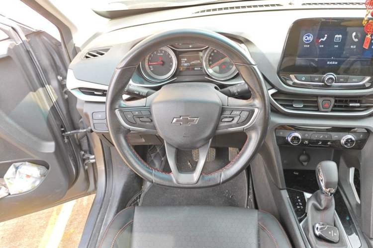 Used Chevrolet Orlando 2020 Light Hybrid Redline 530T Automatic Enjoyment Edition (5+2 Models) Steering Wheel