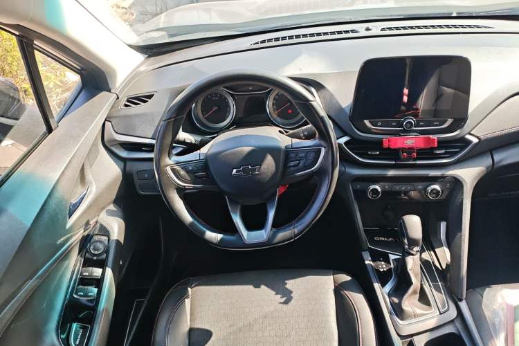 Used Chevrolet Orlando 2020 Light Hybrid Redline 530T Automatic Enjoyment Edition (5+2 Models) Steering Wheel