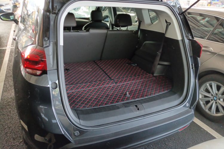 Used Chevrolet Orlando 2020 Light Hybrid Redline 530T Automatic Enjoyment Edition (5+2 Models) Trunk