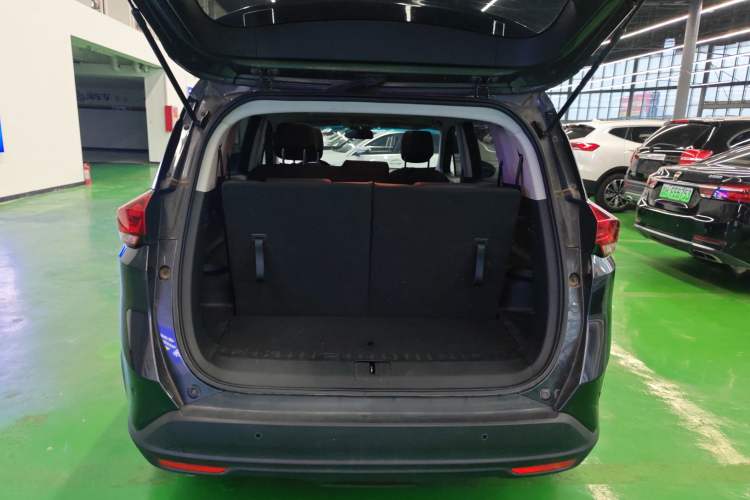 Used Chevrolet Orlando 2020 Light Hybrid Redline 530T Automatic Enjoyment Edition (5+2 Models) Trunk