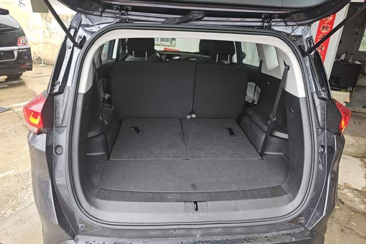 Used Chevrolet Orlando 2020 Mild Hybrid 530T Automatic Enjoyment Edition (5+2 Models) Trunk