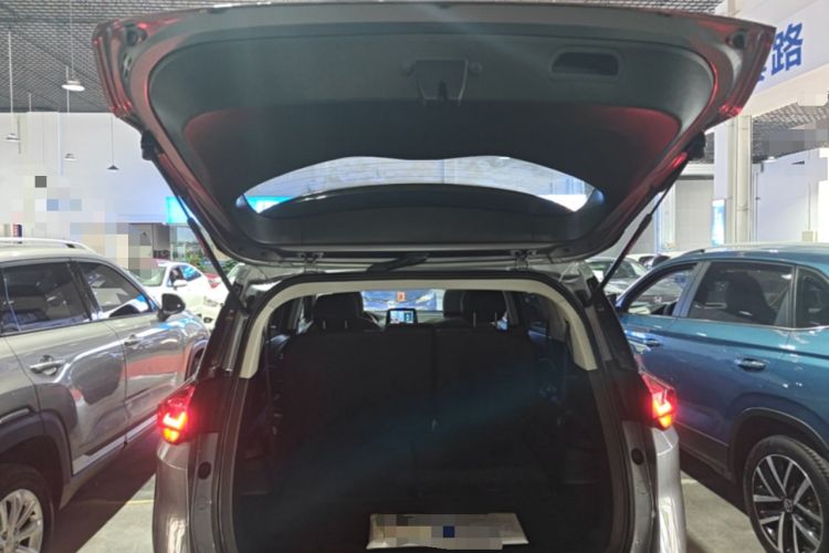 Used Chevrolet Orlando 2020 Light Hybrid Redline 530T Automatic Enjoyment Edition (5+2 Models) Trunk