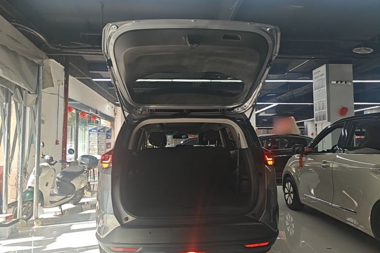 Used Chevrolet Orlando 2020 Light Hybrid Redline 530T Automatic Enjoyment Edition (5+2 Models) Trunk