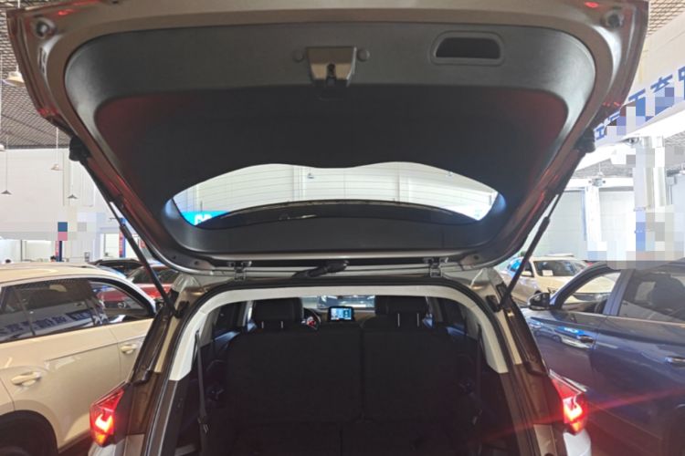 Used Chevrolet Orlando 2020 Light Hybrid Redline 530T Automatic Enjoyment Edition (5+2 Models) Trunk