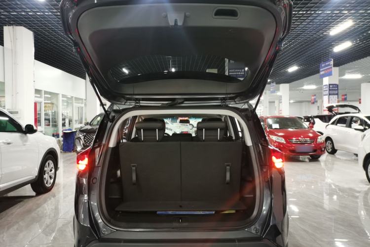 Used Chevrolet Orlando 2020 Light Hybrid Redline 530T Automatic Enjoyment Edition (5+2 Models) Trunk