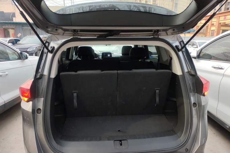 Used Chevrolet Orlando 2020 Light Hybrid Redline 530T Automatic Enjoyment Edition (5+2 Models) Trunk